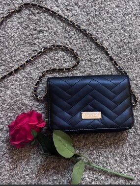 Quilted Black Crossbody Bag with Chain Strap